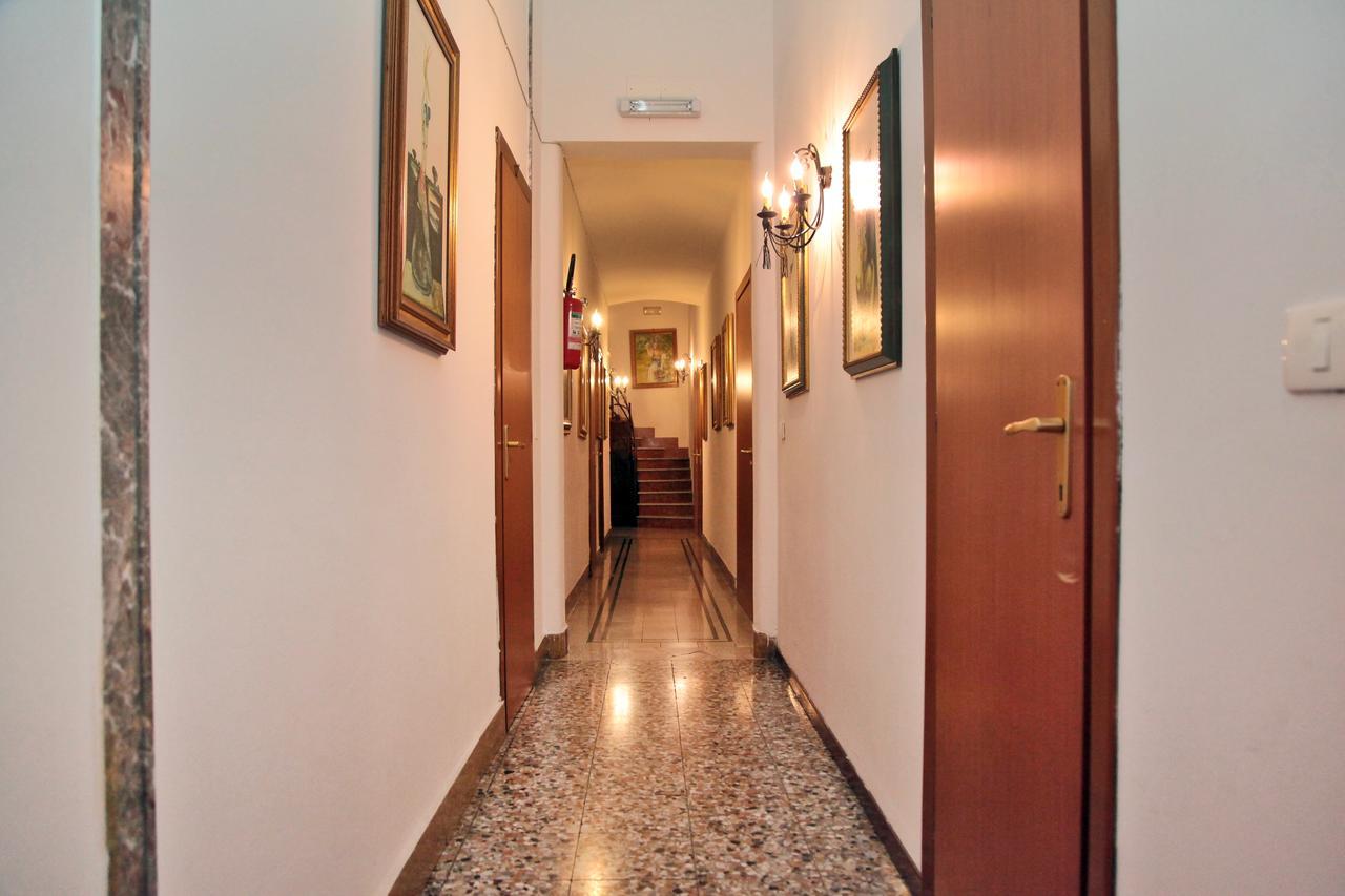 Crispi Rooms Catania Ngoại thất bức ảnh