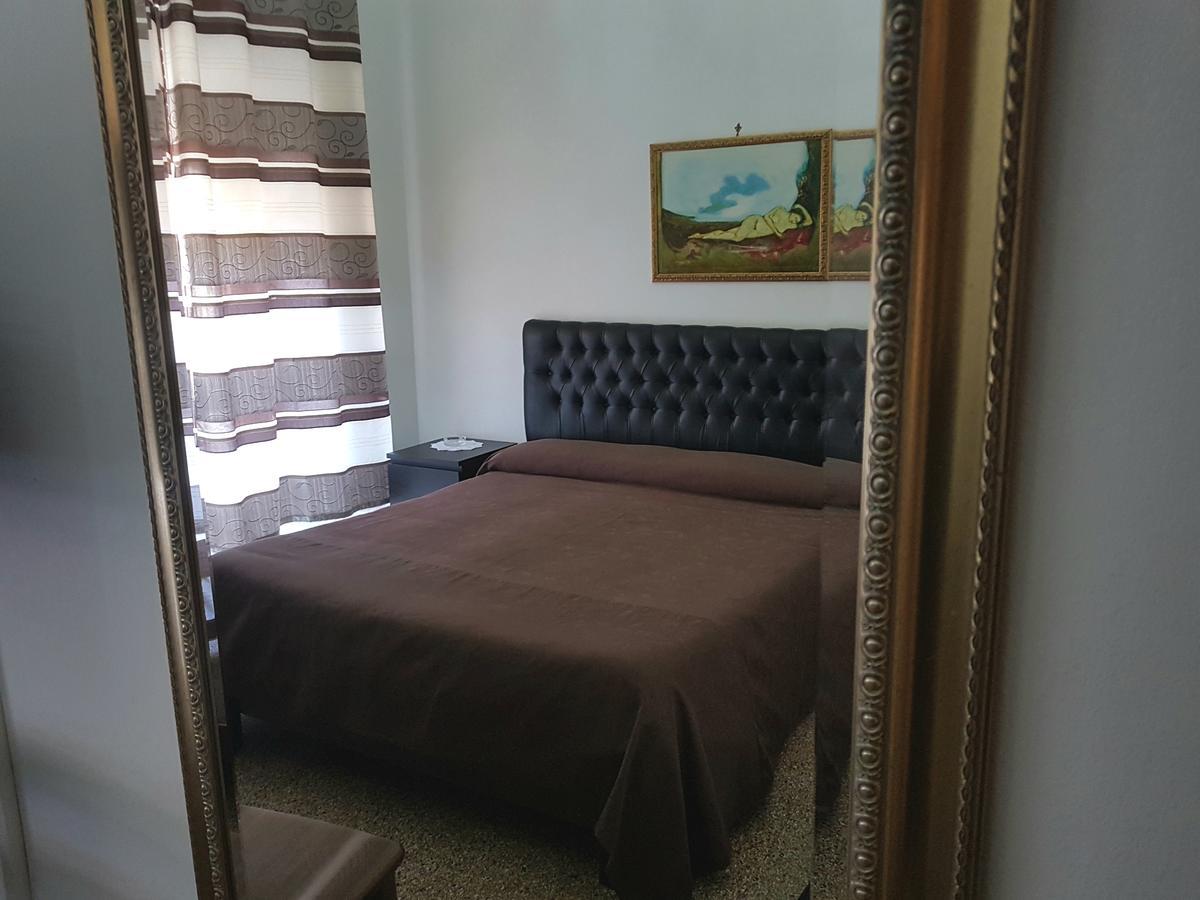 Crispi Rooms Catania Ngoại thất bức ảnh