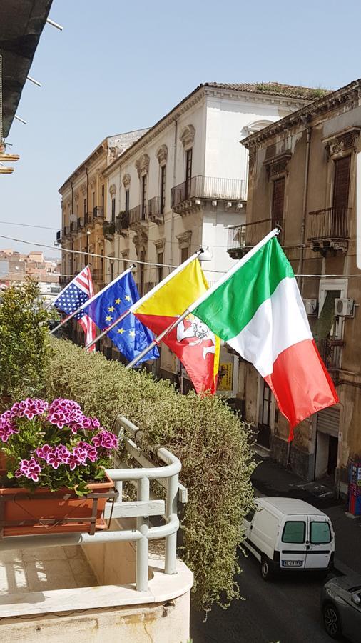 Crispi Rooms Catania Ngoại thất bức ảnh