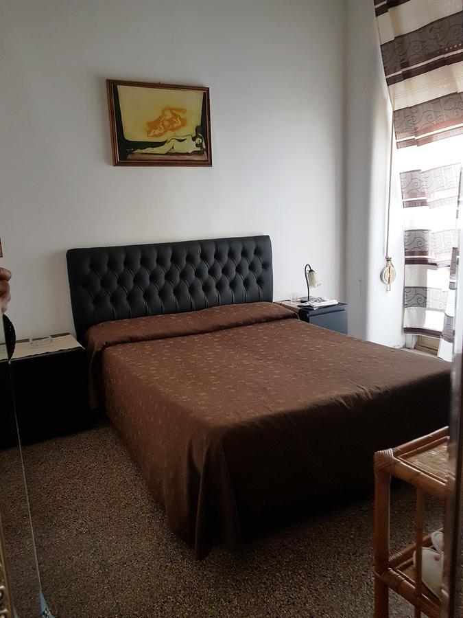 Crispi Rooms Catania Ngoại thất bức ảnh